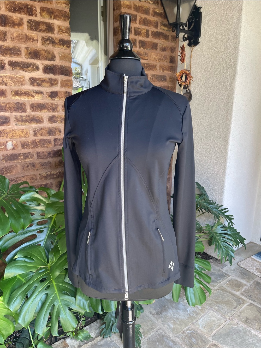 Jofit Black Full-Zip Golf Jacket with Silver Zippers